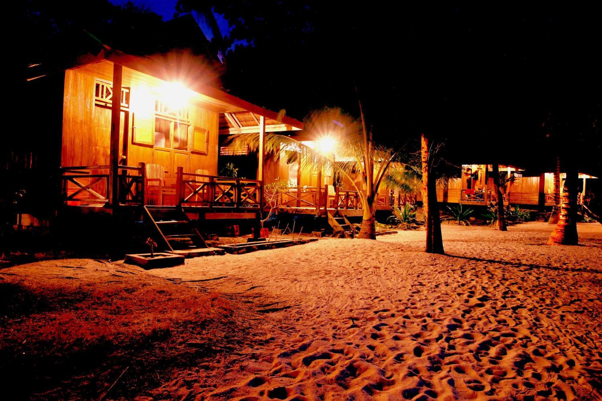 Bolilanga Island Resort - Togean Island Angkayo Exterior foto